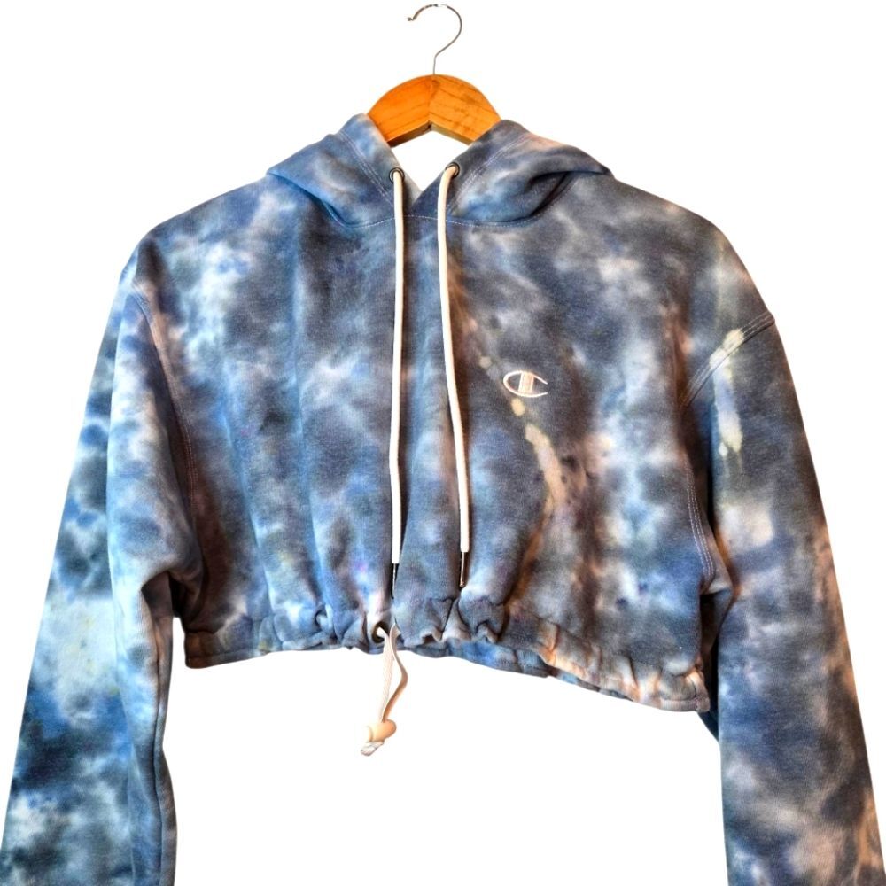 Champion Blue Tie-Dye Cropped Hoodie Athletic Wear Size M Statement Outerwear